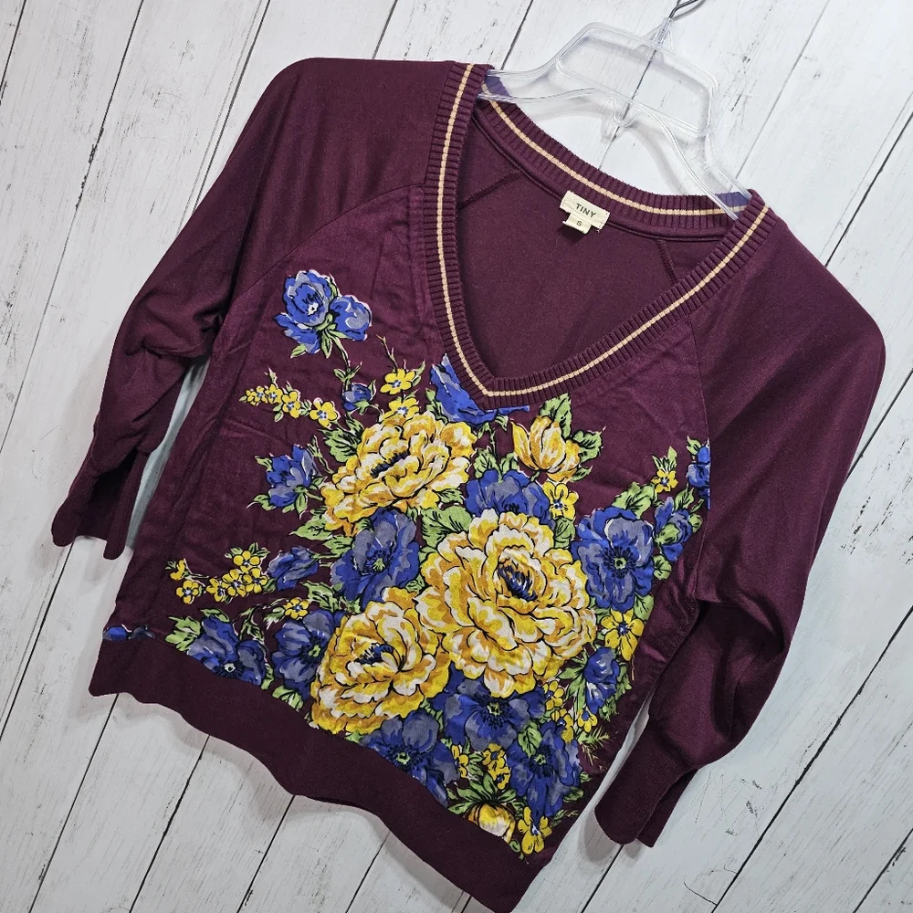 Tiny Anthropologie Ashlee Floral V-Neck Shirt Size Small 3/4 Sleeves Lightweight - Picture 3 of 8